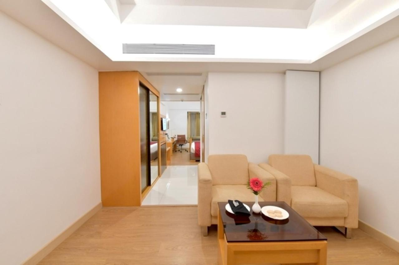 The Central Residency Thiruvananthapuram Esterno foto